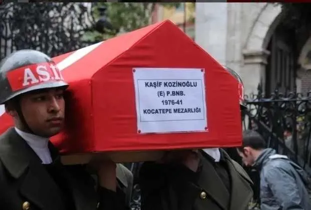kasif-kozinoglu-sorusturmasinda-sok-turgay-tamer-evinde-olu-bulundu-1790520903843.jpeg Kaşif Kozinoğlu soruşturmasında şok! Turgay Tamer evinde ölü bulundu - 1