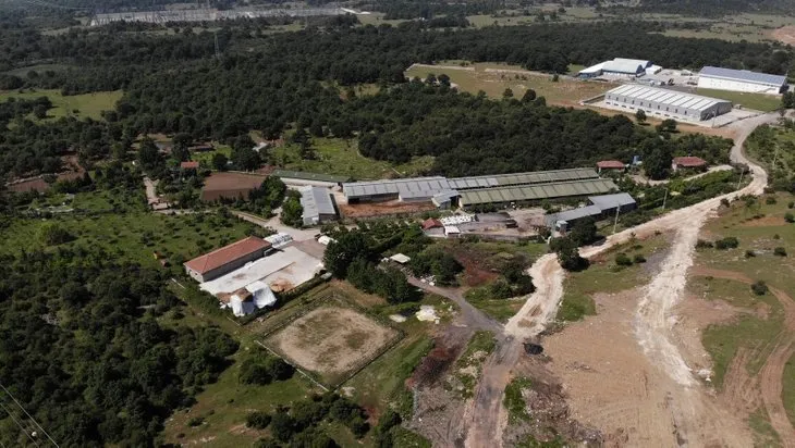 İYİ Partili Türkkan devlet arazisine çöktü! Kaçak çiftlik ve fabrikası havadan böyle görüntülendi