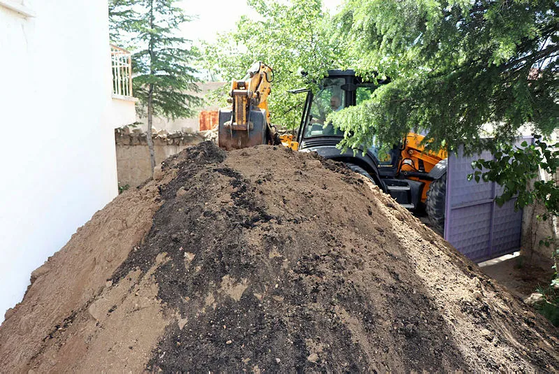 Rüyasında define gördü, bahçesini kazdırdı ama sonu hüsran - 3