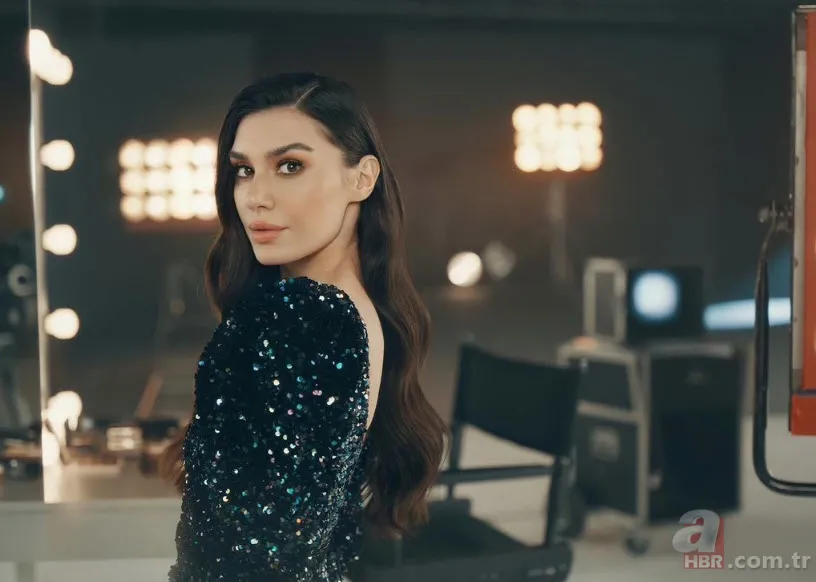 Yıldızlar Bana Uzak’ın Aslı’sı Burcu Kıratlı’nın annesi hayran bıraktı! Güzelliği ondan miras 4