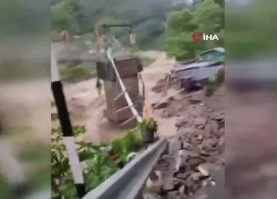 Hindistan’da sel: En az 18 ölü