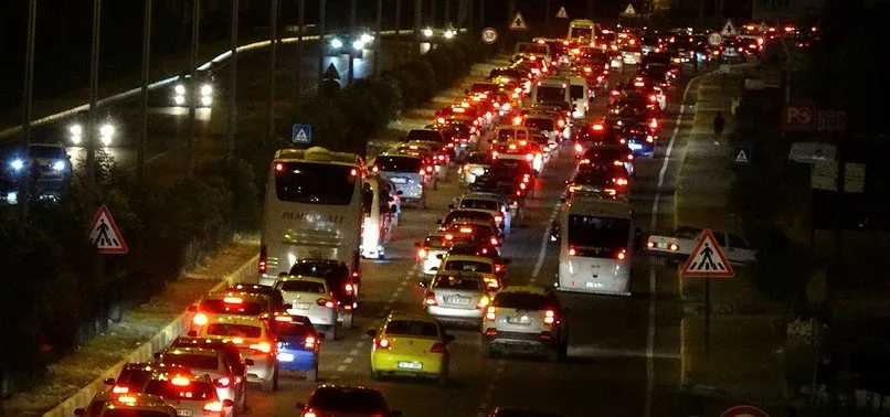 Edremit Körfezi'nde trafik durma noktasına geldi