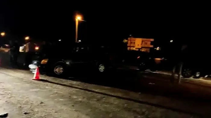 son-dakika-siirtte-otomobille-kamyonet-carpisti-11-yarali-1657835420306.jpg Son dakika: Siirt'te otomobille kamyonet çarpıştı: 11 yaralı - 1