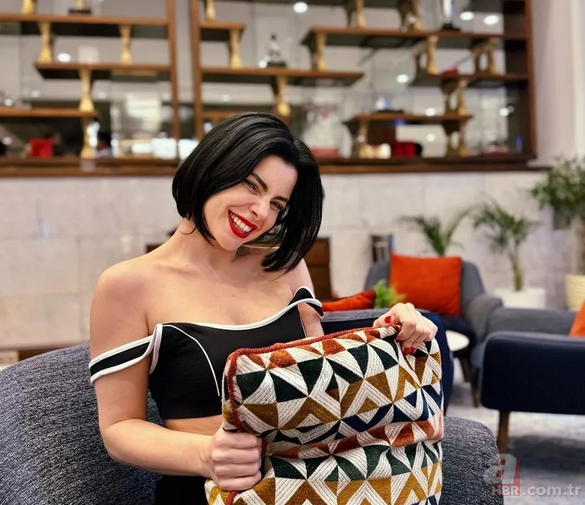 Merve Boluğur'dan şaşırtan fotoğraf! Takipçileri yorum yağmuruna tuttu! Kolye detayı... 5