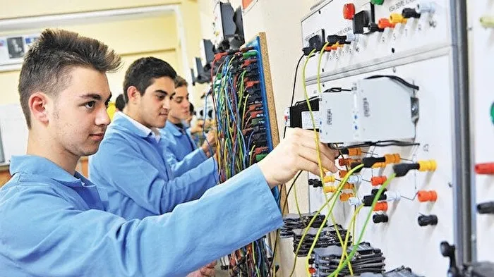 Son dakika: Milli Eğitim Bakanı Mahmut Özer açıkladı! Lise ve üniversite mezunlarına istihdam garantili yeni eğitim programı