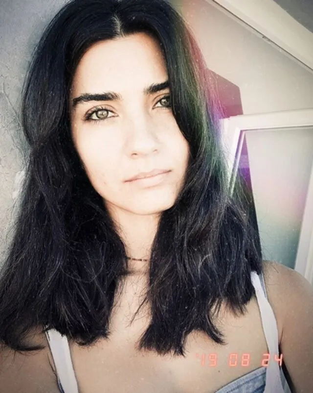 Tuba Büyüküstün makyajsız haliyle olay oldu! Beğeni yağdı