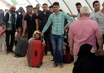 Kaç Suriyeli Türk vatandaşı oldu? Oy kullanacak Suriyeli sayısı açıklandı | Bakan Soylu'dan "mülteci" sorularına cevap