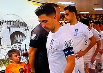 Ayasofya derken Atina'dan olacaklar! Stad tüneline minaresiz Ayasofya fotoğrafı astılar