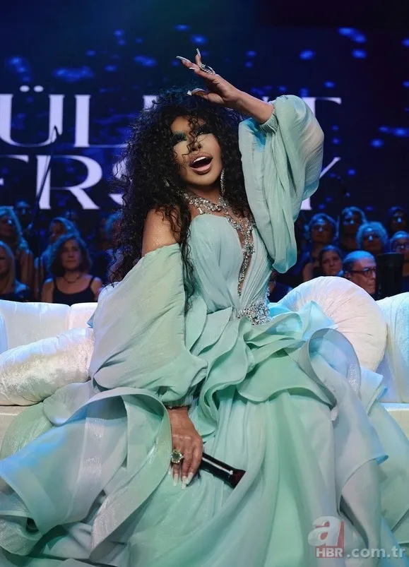 "Evli sevgili" iddiası ortalığı karıştırdı! Bülent Ersoy canlı yayında açıkladı 2