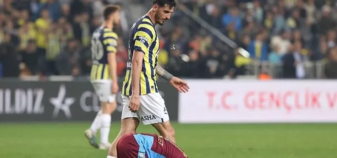 Fenerbahçeli Samet Akaydın Trabzonsporlu Trezeguet’ye tükürdü mü? Peş peşe açıklamalar