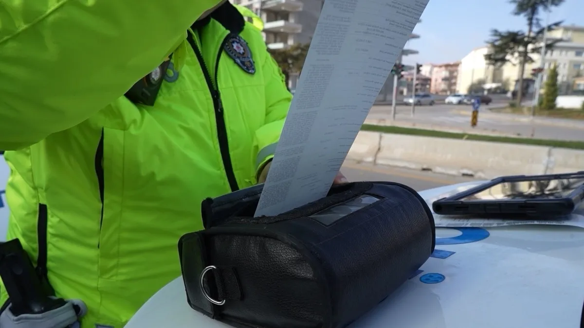 1792084576837.jpeg Trafik denetimindeki yaya numarasını drone yakaladı - 1