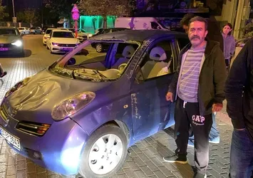 Kartal'da otomobil takla attı!