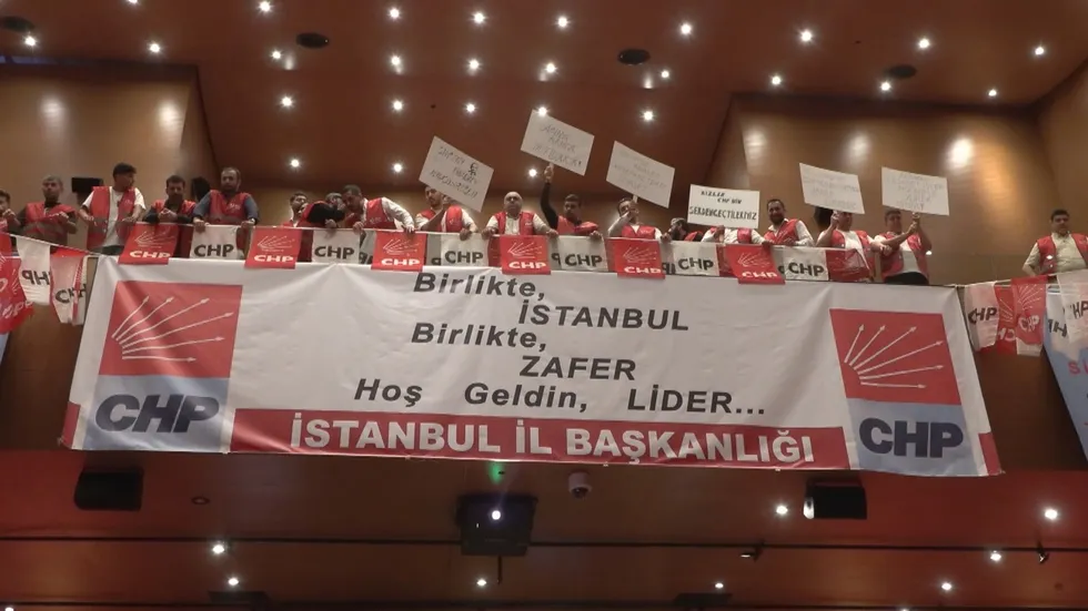 1785074019129.jpeg CHP Genel Merkezi ve İstanbul İl Başkanlığı, iddiaların tamamını reddederek haberleri ʺiftiraʺ olarak nitelendirdi. (AA)