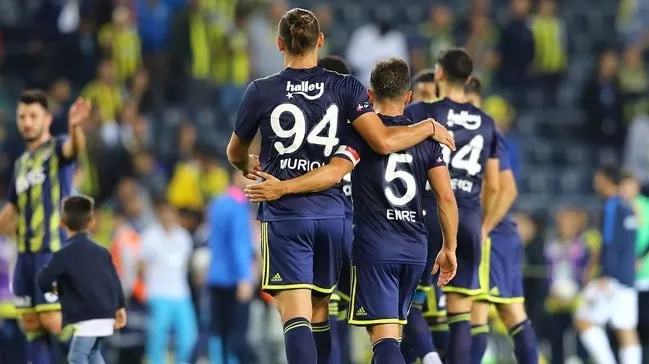 Fenerbahçe'de sol bek krizi çözülüyor!