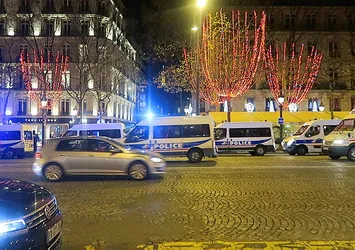Almanya'da orduya ait 7 araç kundaklandı!
