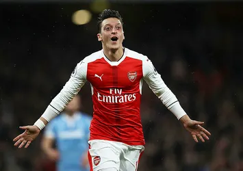Mesut Özil'den 16 bin kişiye düğün yemeği