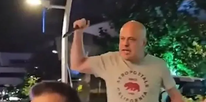 1719920979437.jpg İstanbul'da yeni provokasyon! Restoranı bastı Arap iş insanlarına bıçak sallayıp küfürler savurdu! Saldırgan tutuklandı... - 1