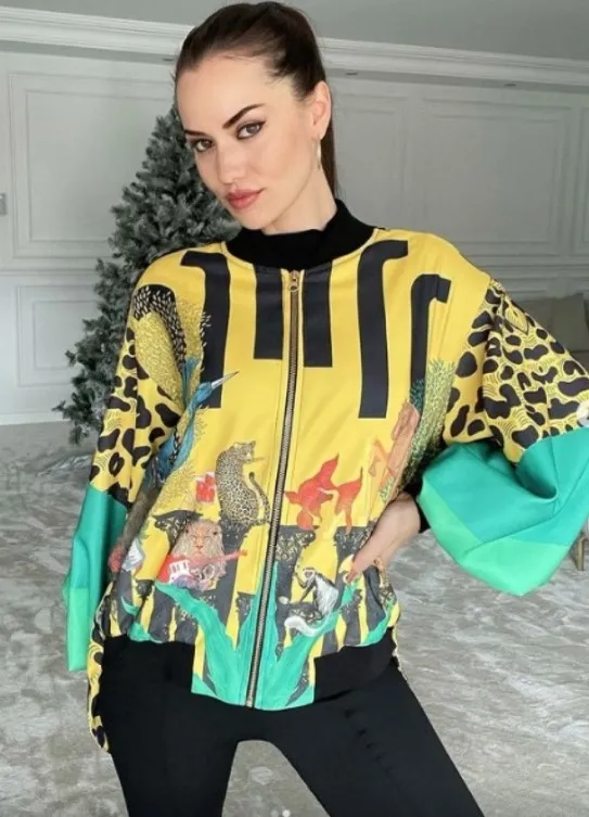 ebru-gundes-ve-fahriye-evcenin-3-bin-liralik-pistisi-dikkat-cekti-1639309750374.jpg Ebru Gündeş ve Fahriye Evcen’in 3 bin liralık piştisi dikkat çekti - 1