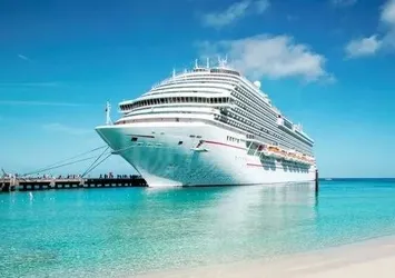 "Oosterdam", Alanya Limanı'na demirledi