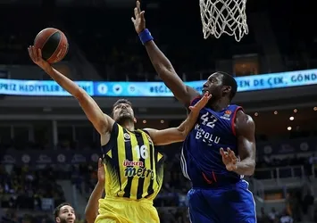 Fenerbahçe, Anadolu Efesi devirdi