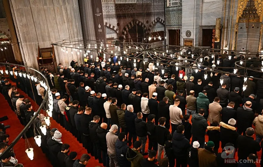 Regaip Kandili'nde vatandaşlardan yoğun ilgi! Camiler doldu taştı: Eller semaya açıldı 3