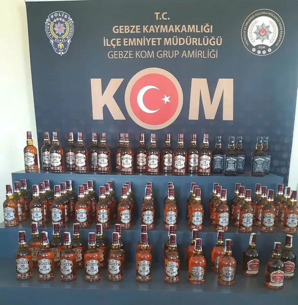 kocaelide-91-sise-gumruk-kacagi-alkollu-icki-ele-gecirildi-1663524842252.jpg Kocaeli'de 91 şişe gümrük kaçağı alkollü içki ele geçirildi - 1