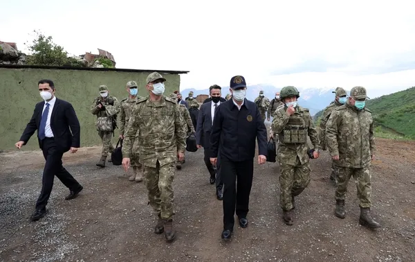 Son dakika: Milli Savunma Bakanı Hulusi Akar Irak’ın kuzeyinde