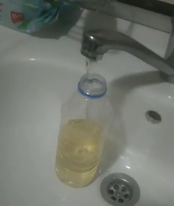 İstanbulluların çamurlu su isyanı! Ekrem İmamoğlu’na büyük tepki: Çocuklar banyo yapacak suyun haline bak