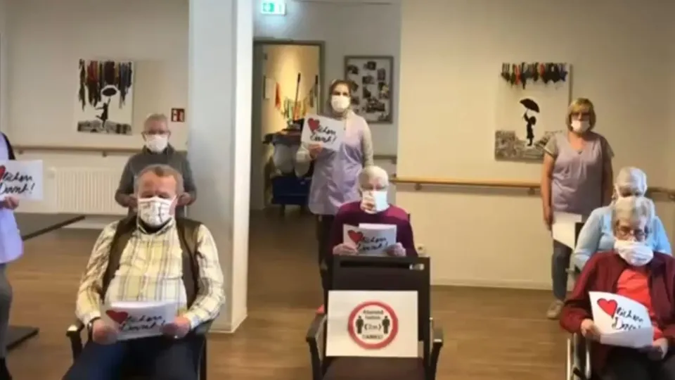 Son dakika: Almanya’daki huzurevi sakinlerinden Türkiye’ye şarkılı teşekkür |Video