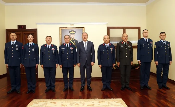 son-dakika-bakan-akardan-flas-f-16-aciklamasi-1654095467393.jpg Son dakika: Bakan Hulusi Akar'dan flaş F-16 açıklaması - 6