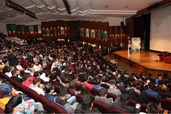 Bakan Albayrak'tan gençlere tam destek - 4