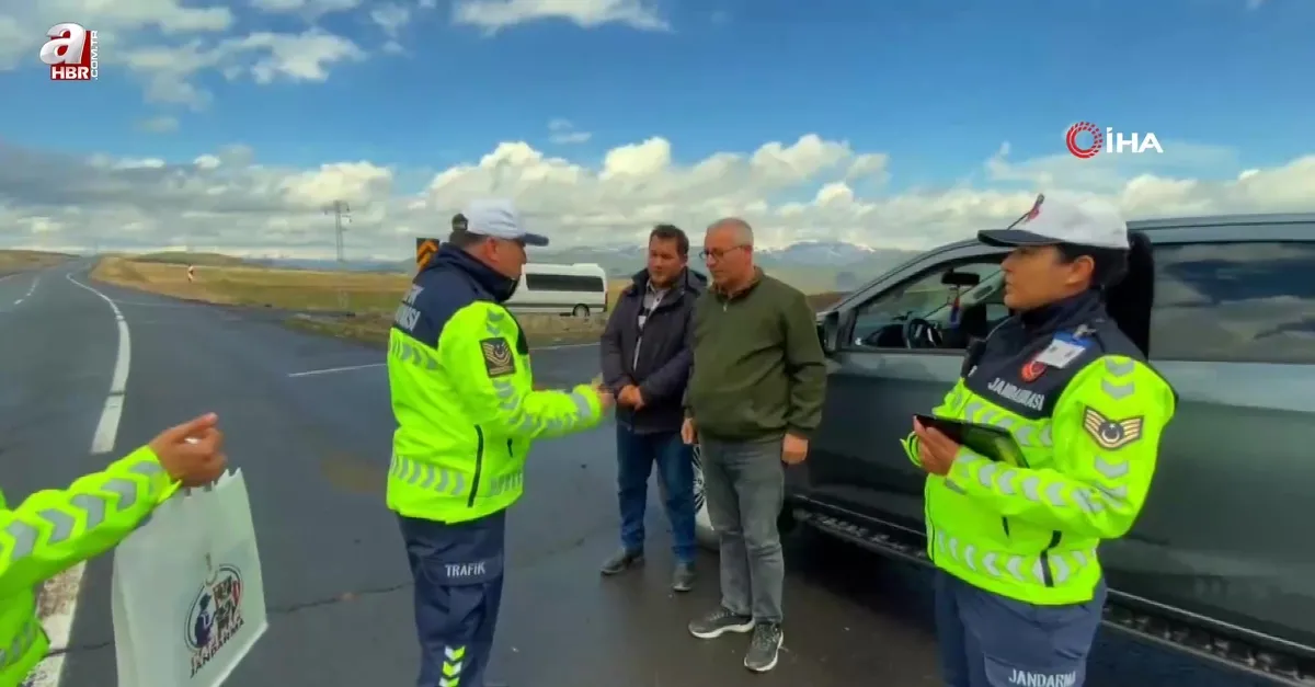 Jandarma örnek sürücüleri ödüllendirdi