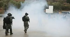 Katil İsrail Filistinlilere acımıyor!
