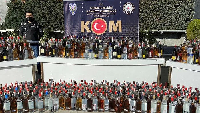 Son dakika: İstanbul'da tonlarca sahte alkol ele geçirildi - 3