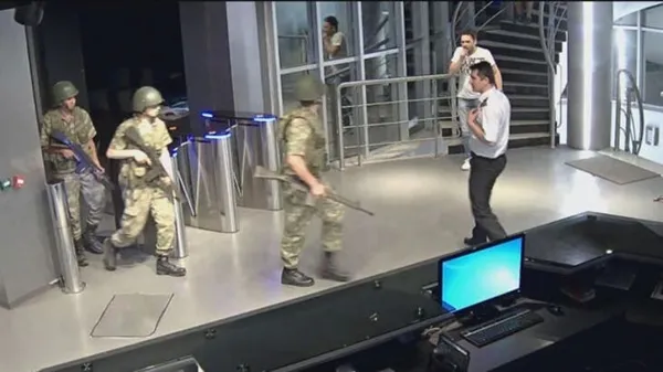 15 Temmuz’da işgal edilen TRT böyle kurtarıldı! İşte yeni görüntüler