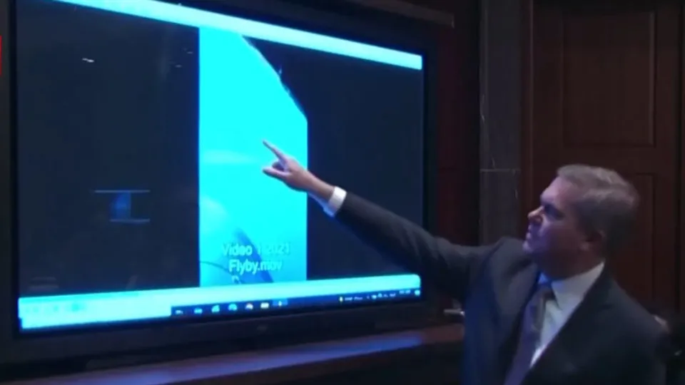 Uçan hava cisimleri UFO olabilir mi? ABD Kongresi'nde UFO oturumu: UFO videoları gösterildi
