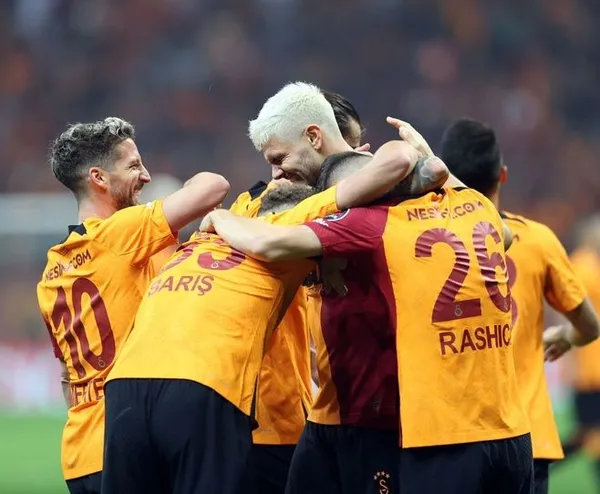 1697874816595.jpg Galatasaray-Beşiktaş derbisi muhtemel 11'lerinde sürpriz! Okan Buruk ve Burak Yılmaz'dan taktik savaşları... - 4