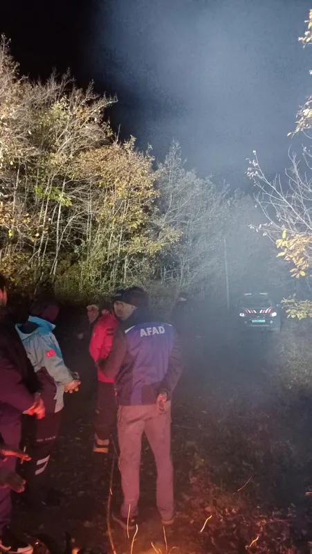 artvinde-korkunc-olum-220-metreden-dustu-1701252576052.jpg Artvin'de korkunç ölüm: 220 metreden düştü! Cansız bedeni 6 saatte çıkarıldı - 4