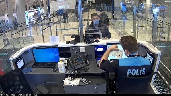 Sahte pasaportla kaçmaya çalışan DEAŞ'lı Bunyod Mukhiddinov İstanbul Havalimanı'nda yakalandı - 3