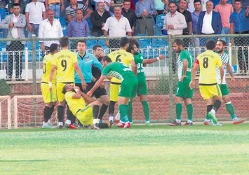 Öfkeli kaleciye menajer dayağı