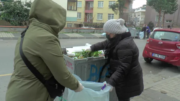 1614499836203.jpg CHP'li seçmen topladığı çöpleri ne yaptı? - 2