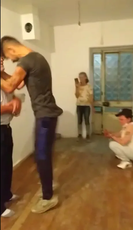 1605617736658.jpg Burdur'da dehşete düşüren olay! Mide bulandıran iddia sonrası feci dayak... - 3