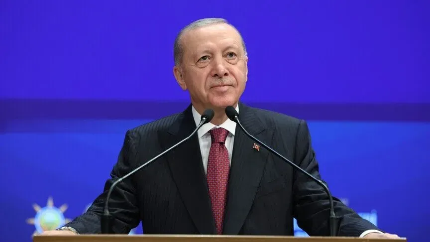 bahceli-her-kritik-donemecte-erdogan-dedi-2028-icin-dikkat-ceken-adaylik-mesaji-1791551017959.png Bahçeli, Erdoğan’ın bir dönem daha görev yapmasının Türkiye’nin ve bölgenin yararına olacağını vurguladı. - foto: ahaber.com.tr