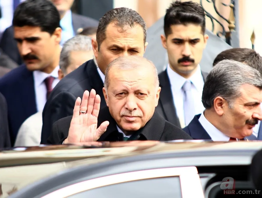 Başkan Erdoğan cuma namazı için Başyazıcıoğlu Camisi'nde 19