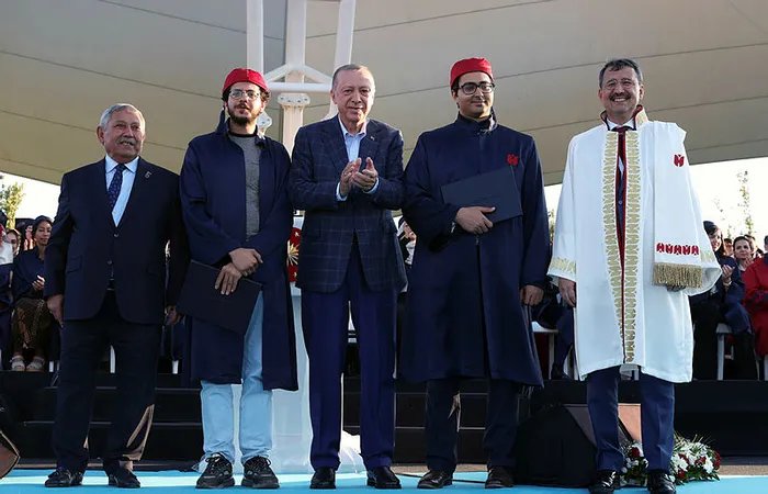 baskan-erdogan-ekonomik-istikrar-mucadelesini-zaferle-sonuclandiracagiz-1658682556350.jpg Başkan Erdoğan: Ekonomik istikrar mücadelesini zaferle sonuçlandıracağız - 2