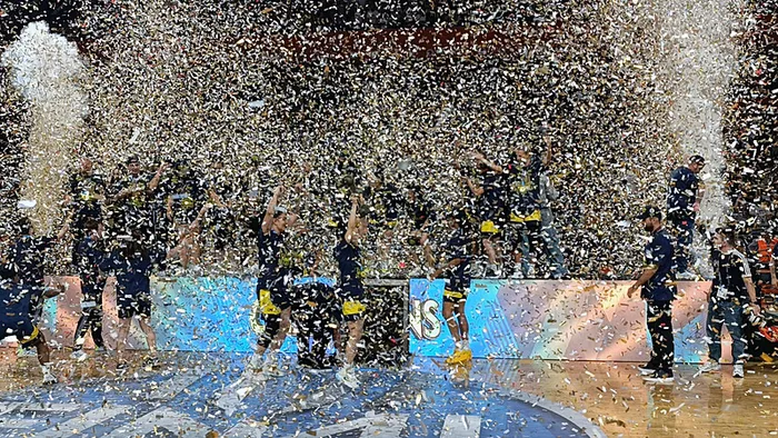 fenerbahce-tarih-yazdi-ust-uste-ikinci-kez-basketbol-fiba-kadinlar-avrupa-liginde-sampiyon-1713120479607.jpg Fenerbahçe tarih yazdı! Üst üste ikinci kez Basketbol FIBA Kadınlar Avrupa Ligi'nde şampiyon... - 1