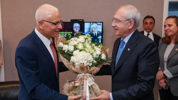 Kemal Kılıçdaroğlu PKK elebaşı Abdullah Öcalan’ı öven terör sevici Merdan Yanardağ’ı ziyaret etti