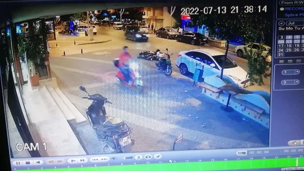 antalya-sokaklarinda-genc-kizlara-taciz-soku-meydan-dayagi-atildi-polislere-teslim-edildi-1657878487559.jpg Antalya sokaklarında genç kızlara taciz şoku! Meydan dayağı atıldı polislere teslim edildi - 1