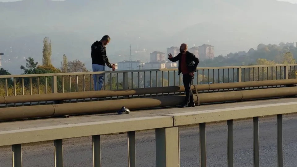 Köprüde intihar girişimi