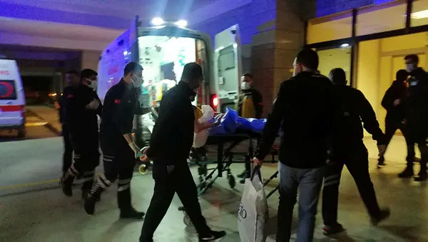 Soma’da işçi servisi dereye devrildi: 7 yaralı - 1